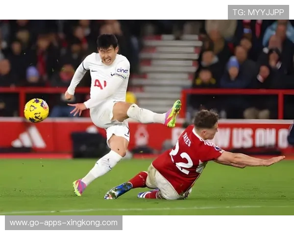 孙兴慜弧线球破门,热刺下半场发力