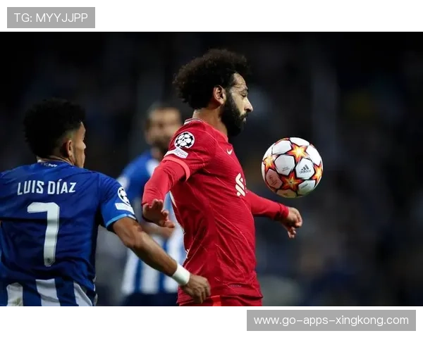 波尔图连续传递让对手顾此失彼，完美演绎足球艺术